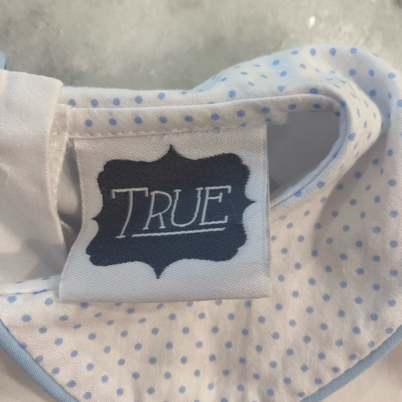 Beautiful girls dress with bunny stitching. Worn twice. No stains. 2T - Picture 4 of 4